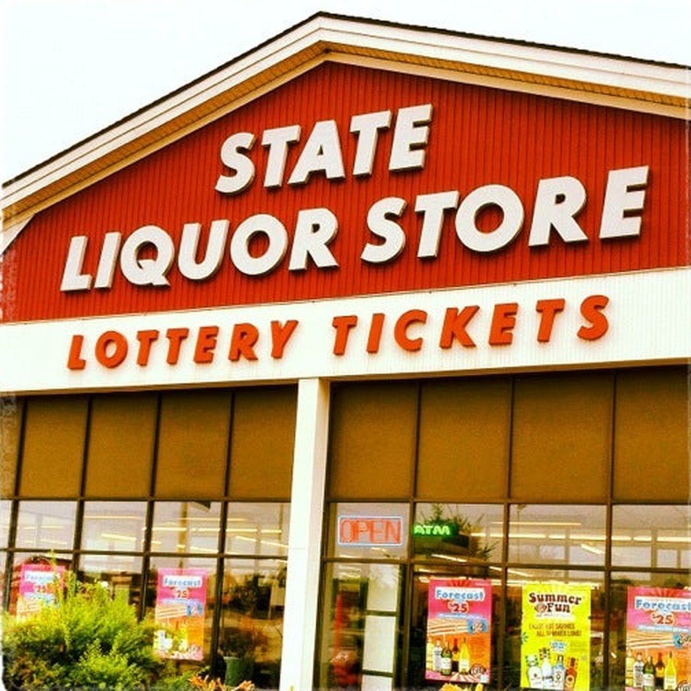 A New Hampshire State Liquor Store with a Lottery Tickets sign